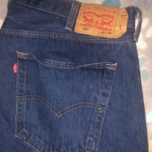 Vintage Levi's Men's Dark Blue Straight Jeans